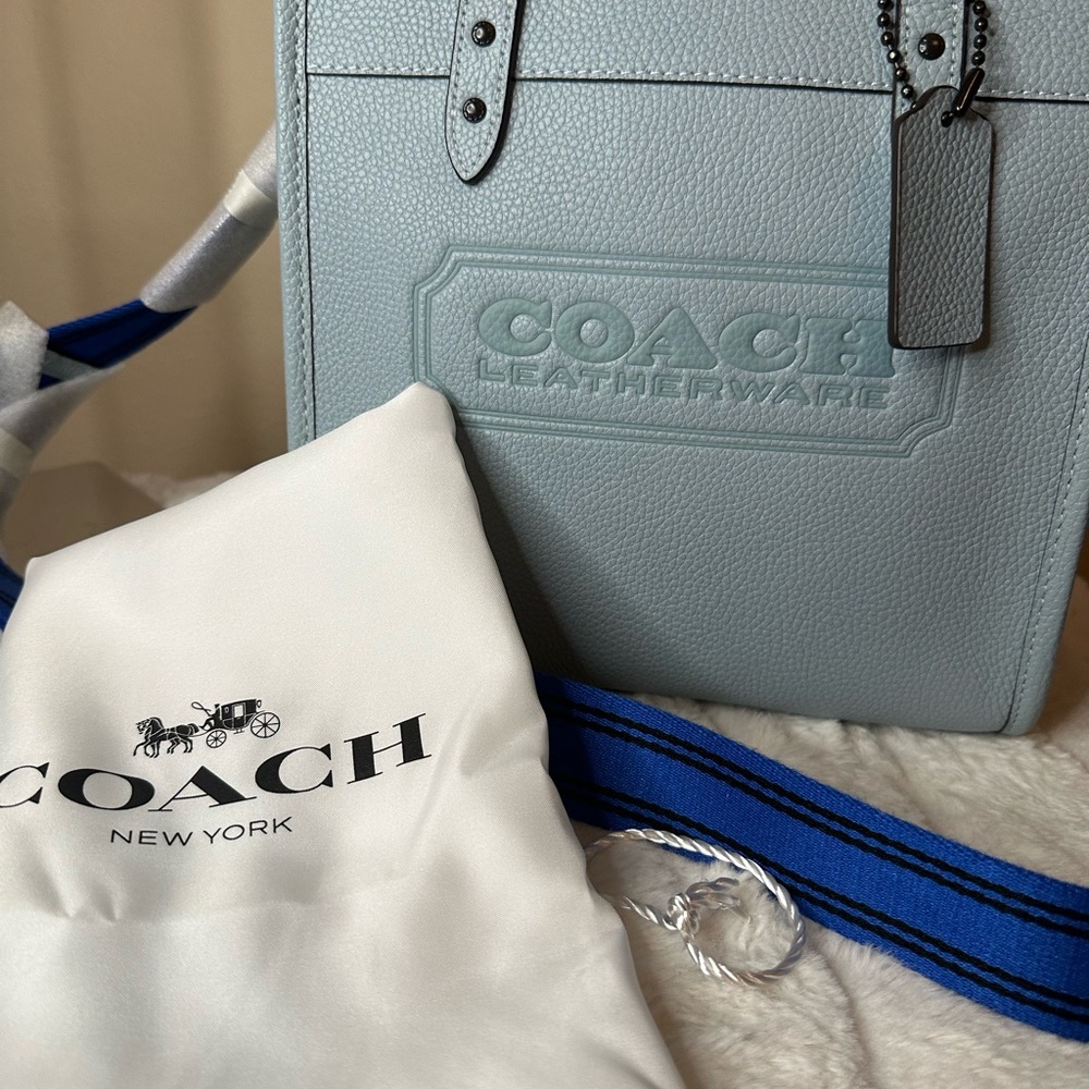 Coach Field Tote 22 Pebble Leather Aqua - Picture 11 of 15